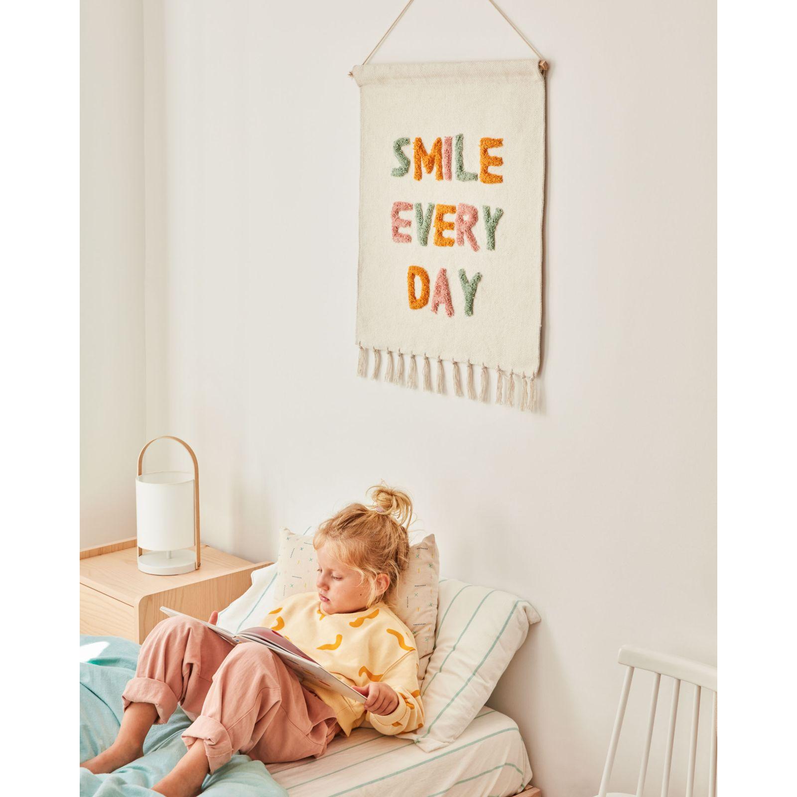 Adelina Wandteppich smile every day weiss und mehrfarbig 52 x 60 cm