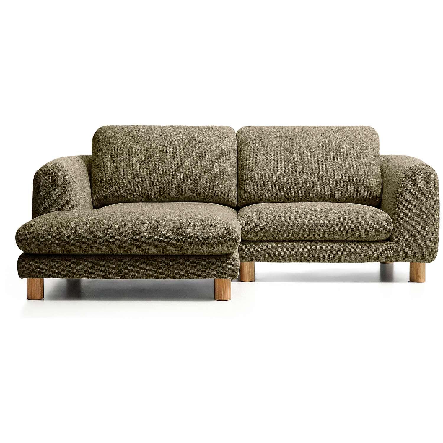 3-Sitzer Sofa Vera mit Chaiselongue links in olivgrün mit Beinen aus massivem Eschenholz mit natürlichem Finish 232x176 FSC Mix Credit