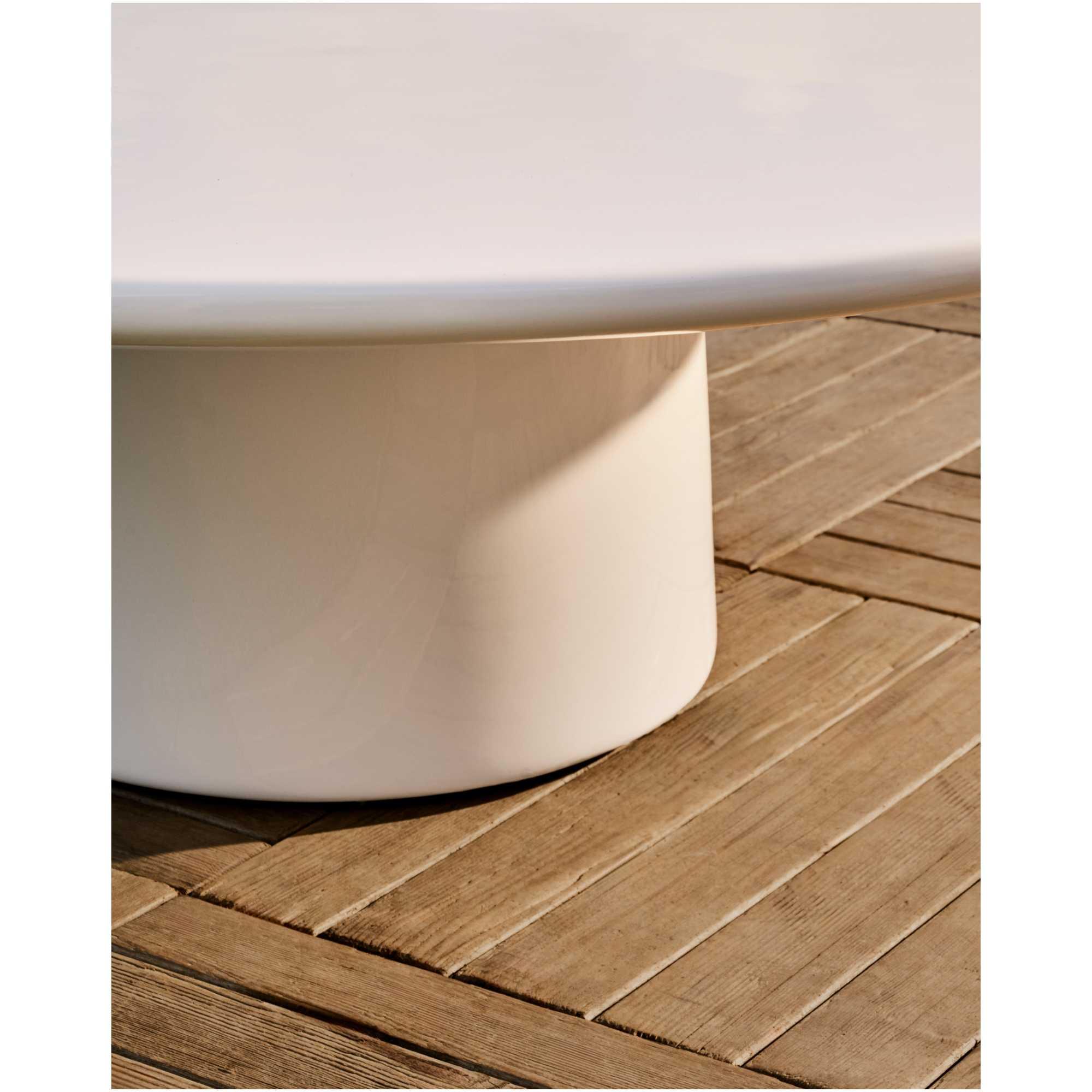 Couchtisch Albanella aus Zement mit glänzend weissem Finish 110x110