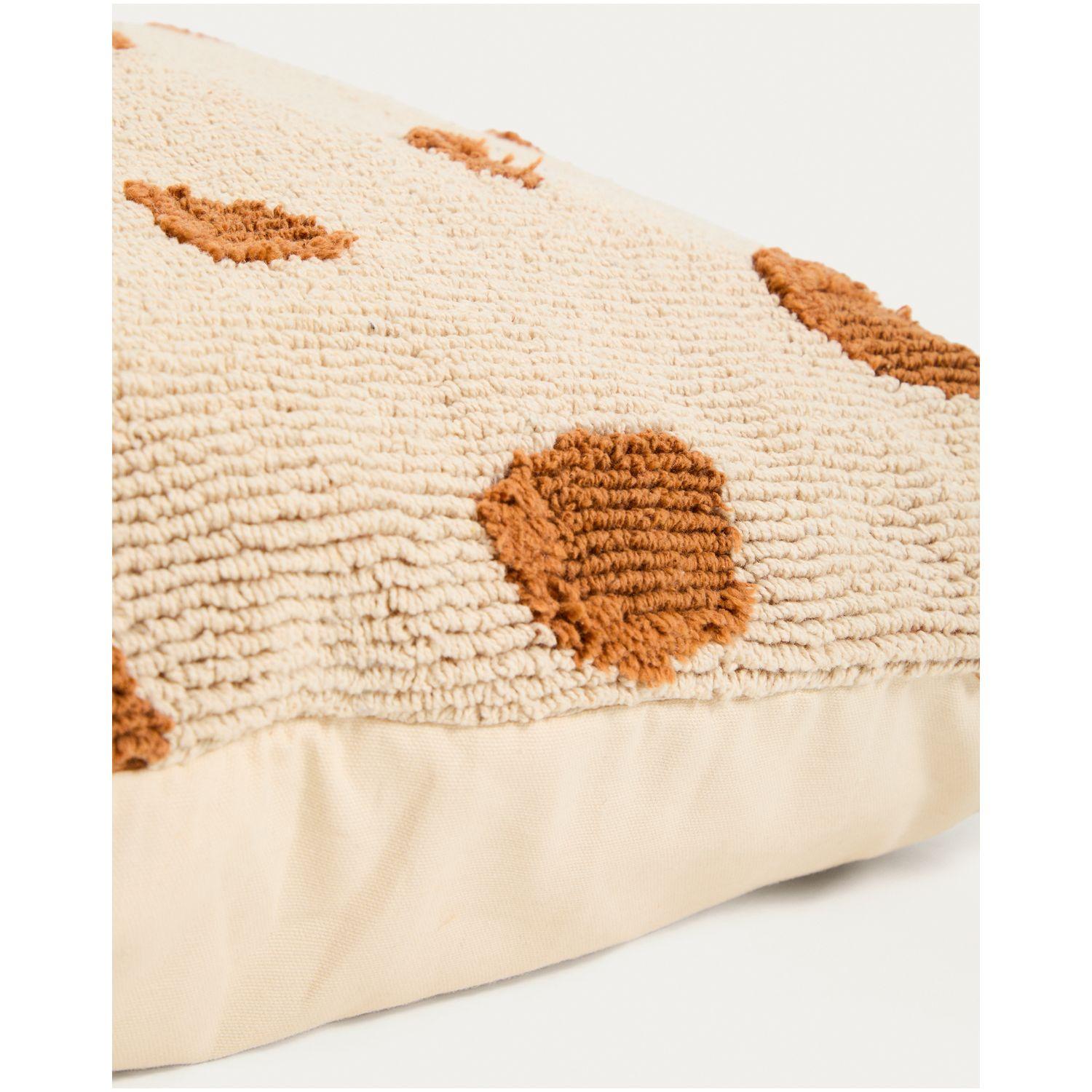 Beigefarbenes Bodenkissen Tandani mit Gepardendesign in Orange 70 x 70 cm