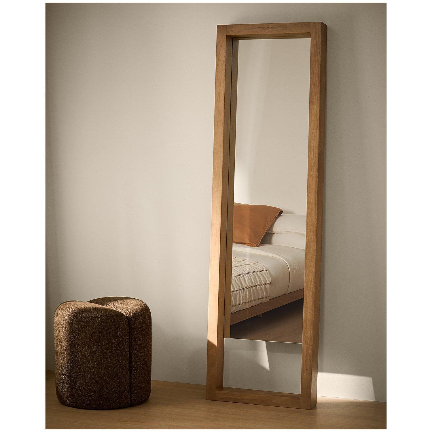 Standspiegel Vatro aus massivem Mangoholz in natürlichem Ton 52x181 FSC 100%
