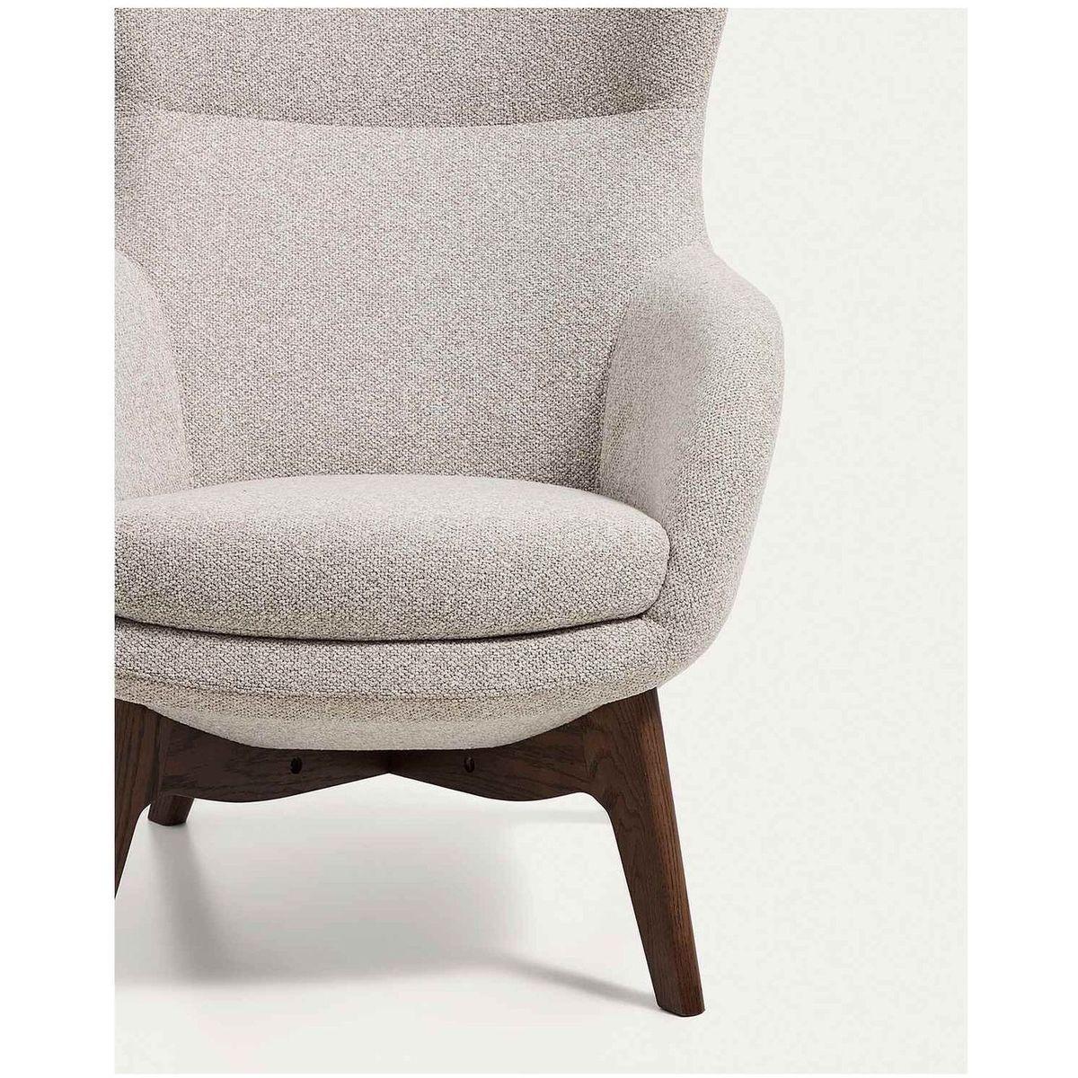 Ohrensessel Adiran dicker Chenille Beige Beinen Eichenholz massiv Nussbaum-Finish