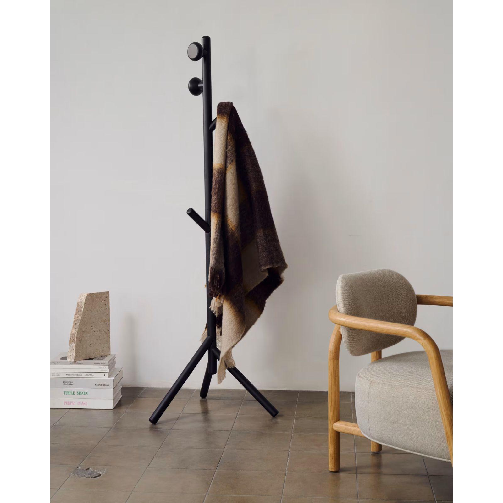 Garderobenständer Nadue aus massiver Buche schwarz 170 cm