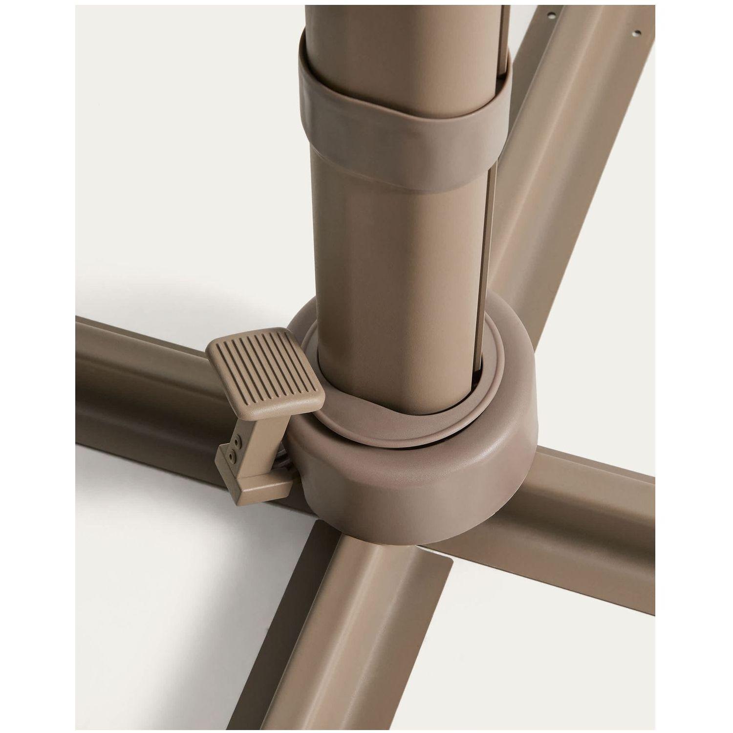 Exzentrischer Sonnenschirm Noli in Beige mit taupefarbenem Aluminiumgestell 300x420