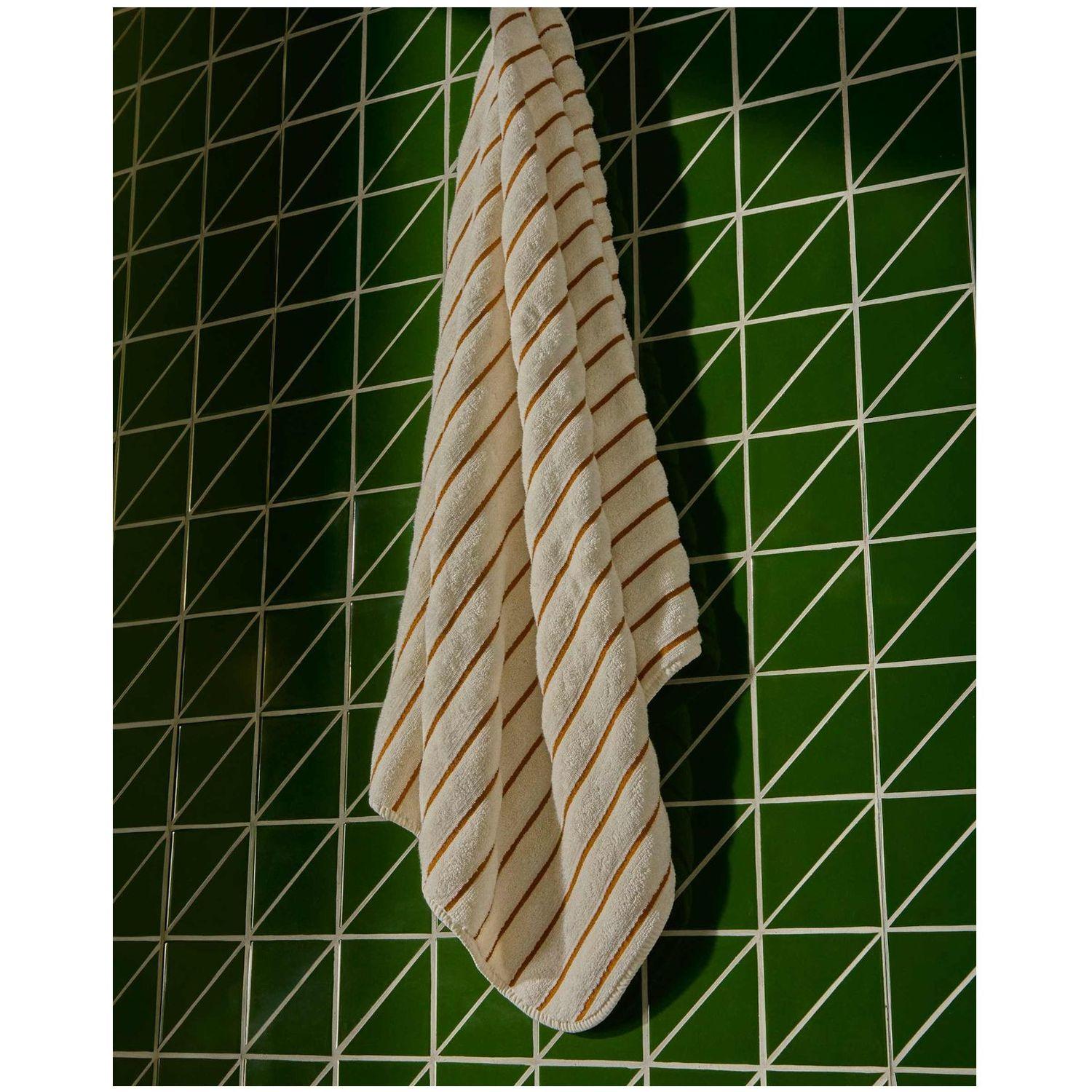 Handtuch Dorane aus 100 % Baumwolle mit orangefarbenen Streifen 70 x 140 cm