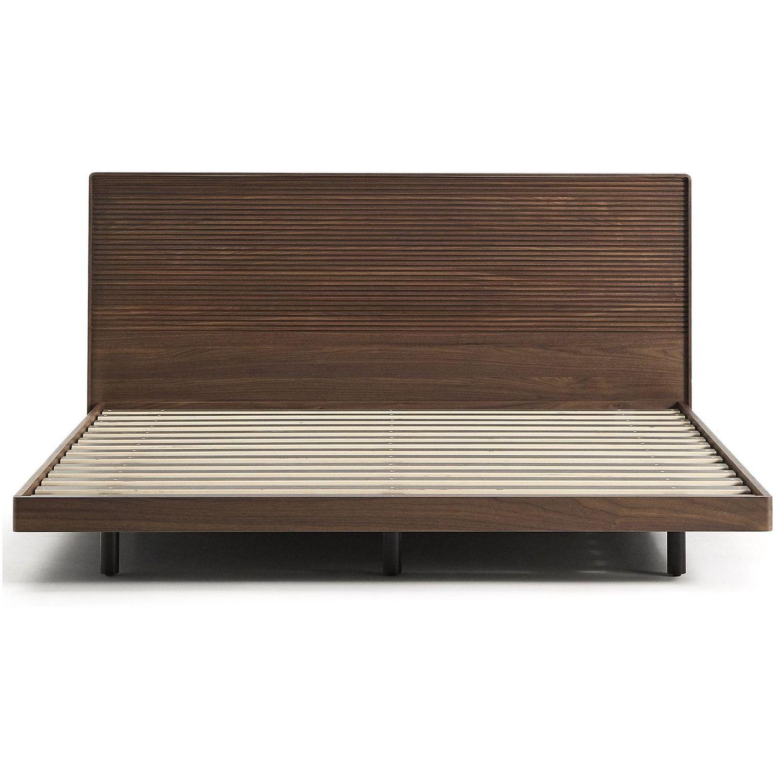 Bett Norlen aus Nussbaumfurnier mit dunklem Finish für Matratzen 180 x 200 cm FSC 100%