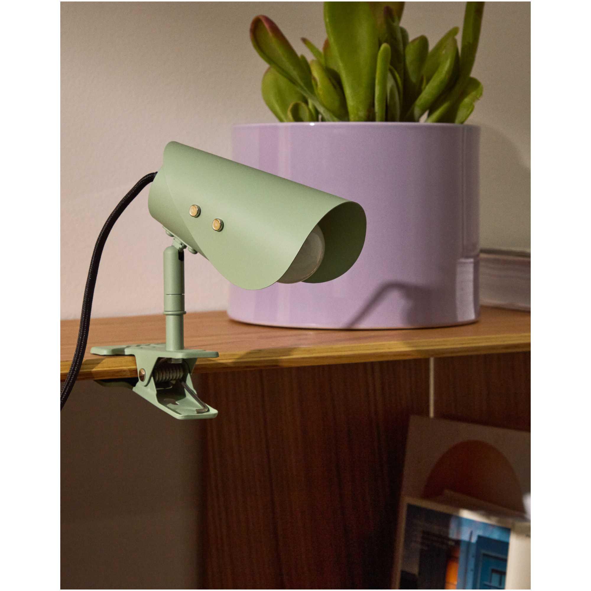 Kleine Lampe mit Klemme Jula aus grünem Metall