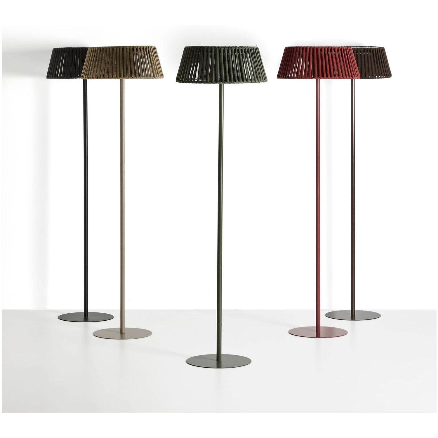 Outdoor-Solar-Stehlampe Aldet aus flachem Seil mit beigem Metallfuss 46x46