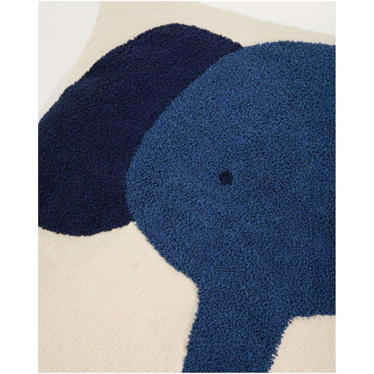Beigefarbenes Bodenkissen Tandani mit blauem Elefanten 70 x 70 cm
