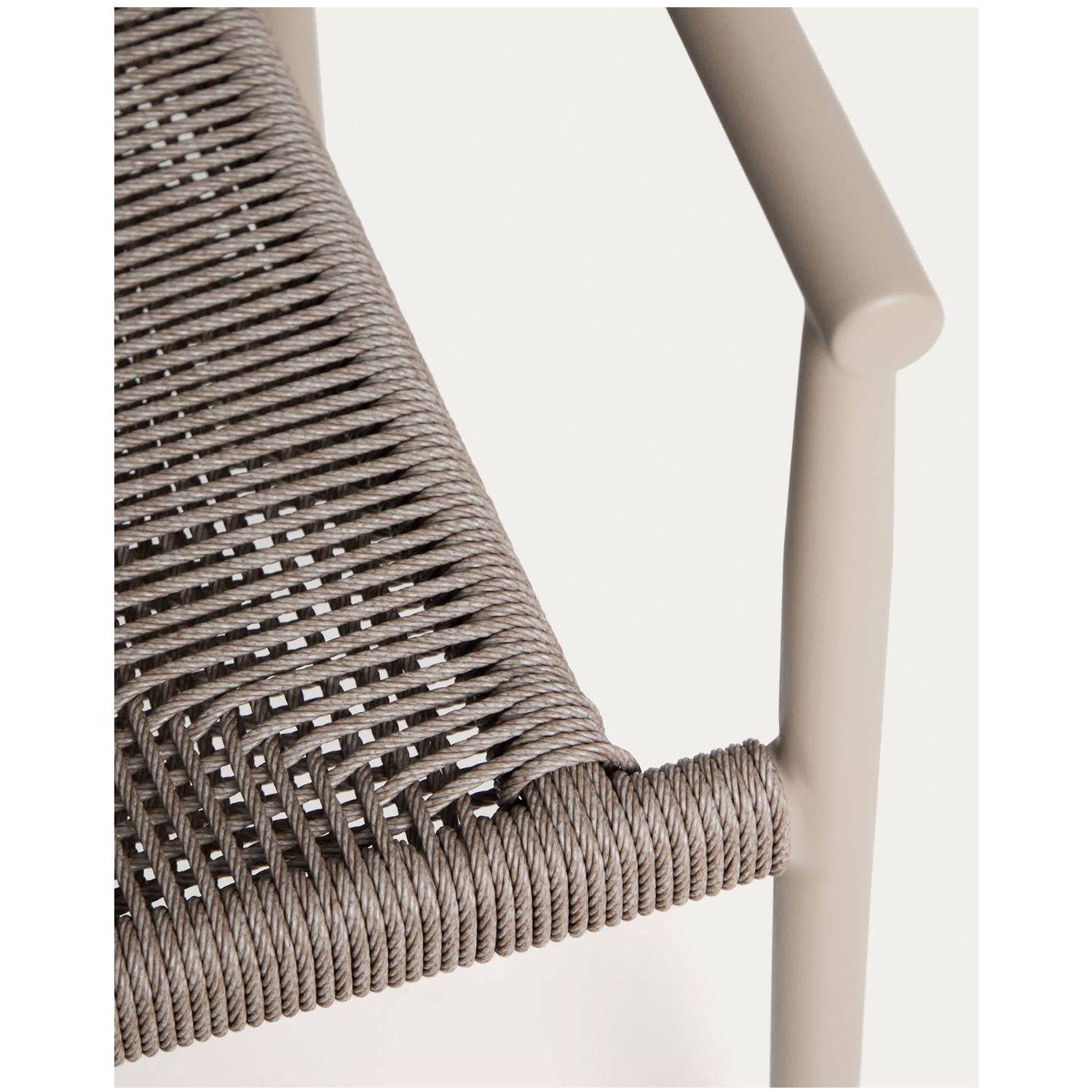 Ausziehtisch Brela aus Aluminium und 6 Stapelstühle Livadia aus Aluminium und taupefarbene