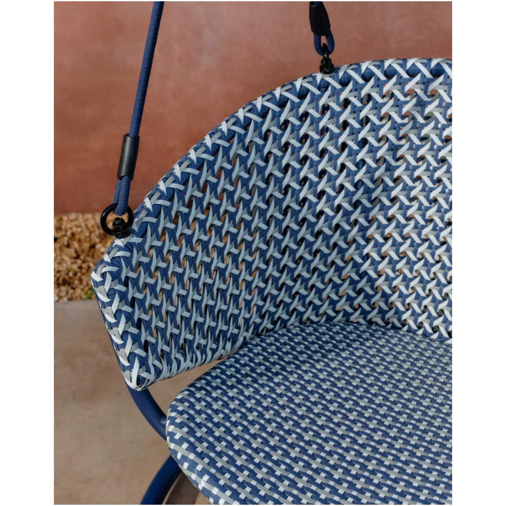 Hängesessel mit Fuss Saliga aus Aluminium und Kunstrattan in blau