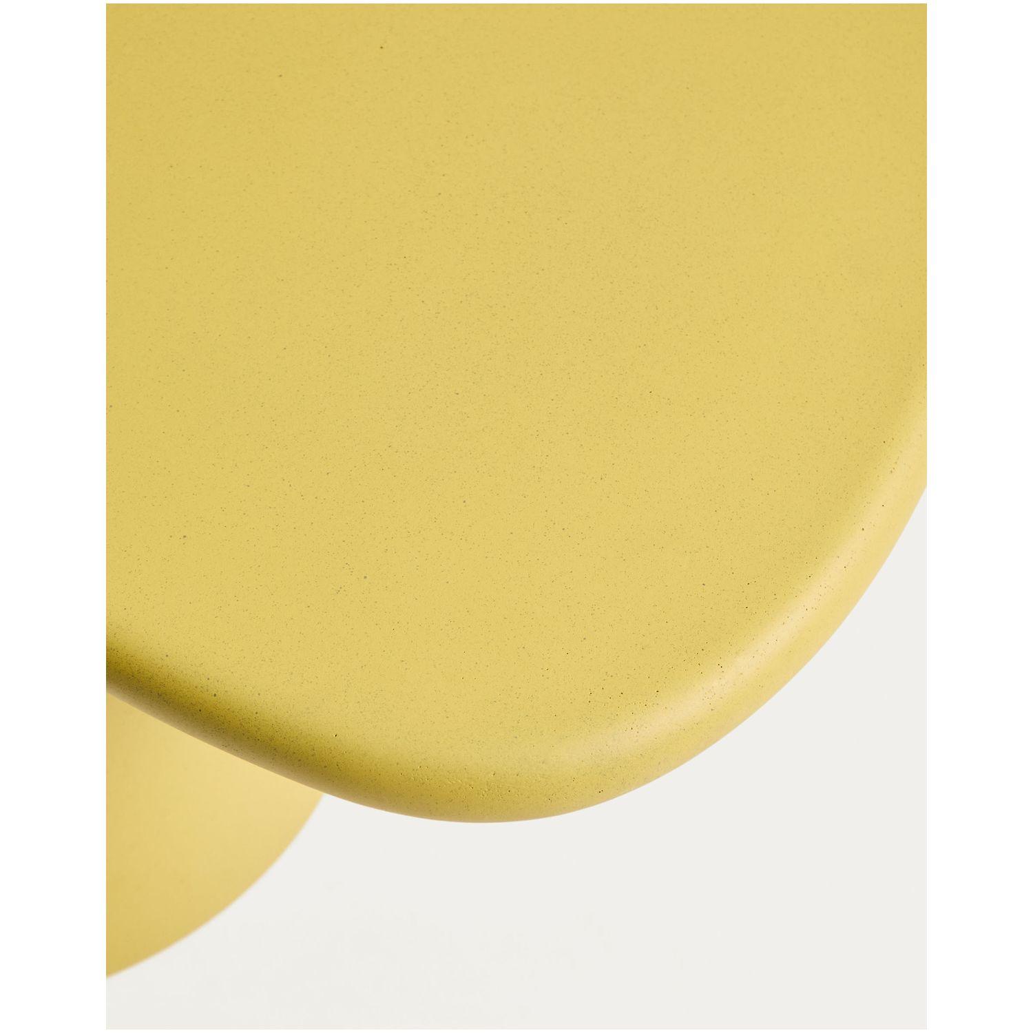Couchtisch Macarella aus senfgelbem Zement 83x77 cm