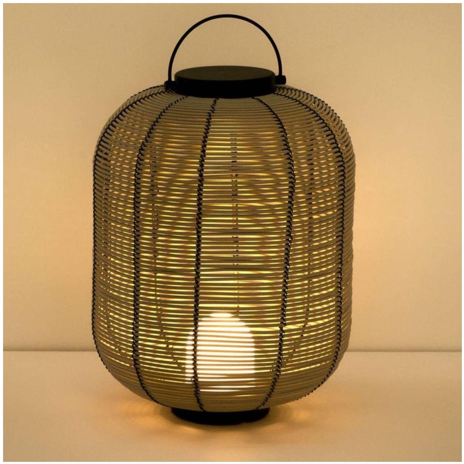 Kleine tragbare LED-Tischlampe Saranella aus hellgrauem synthetischem Rattan